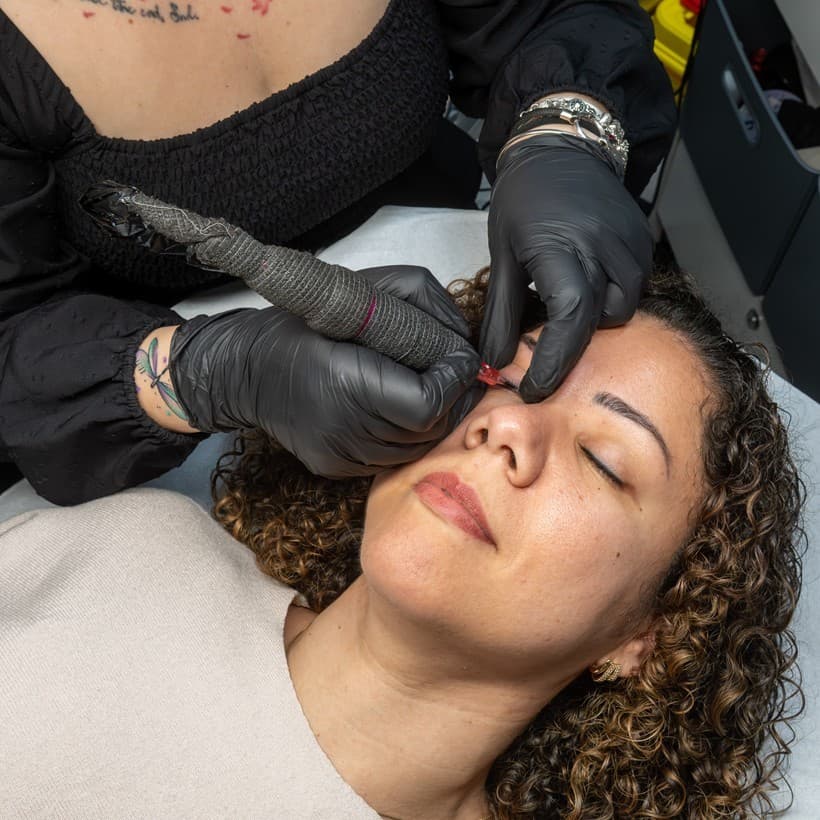Microblading y micropigmentación